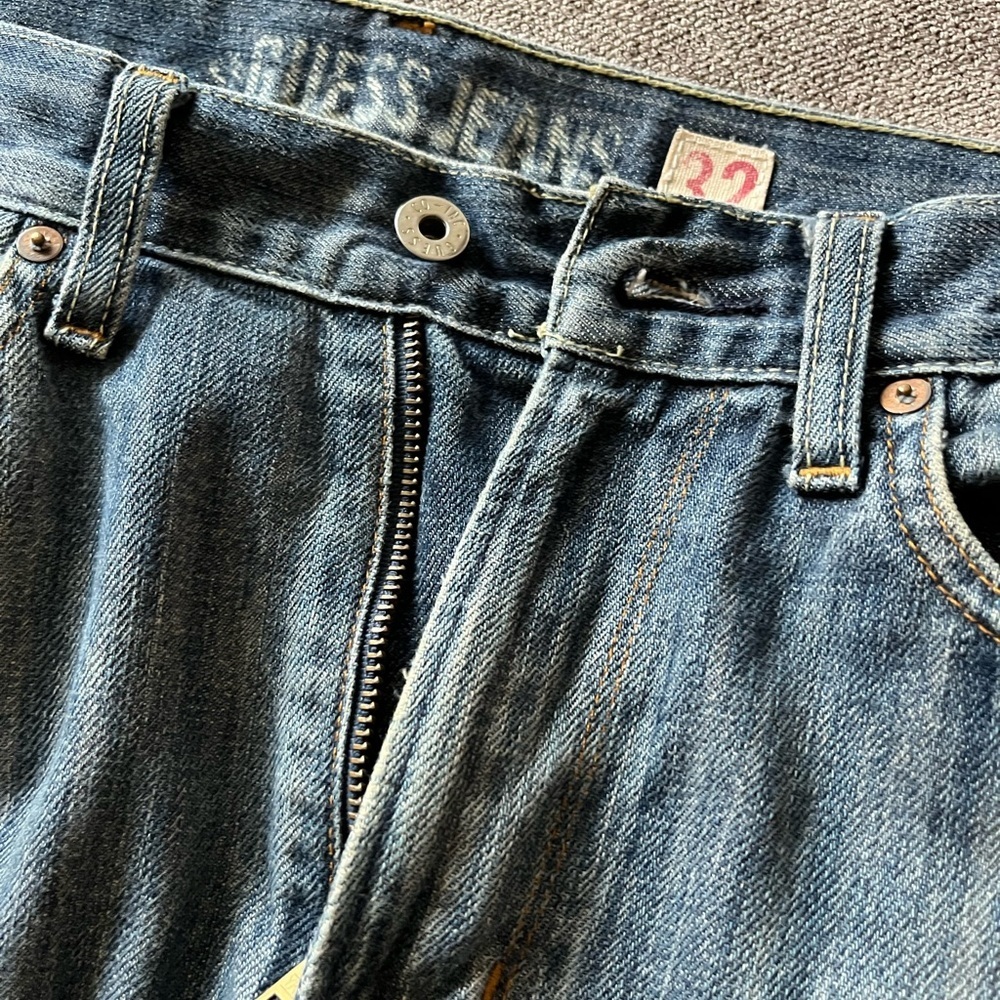 Guess Men’s Regular Straight Jeans - Slightly Distressed Wash - Picture 3 of 10